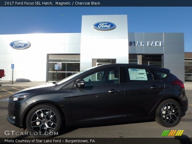 2017 Ford Focus SEL Hatch in Magnetic