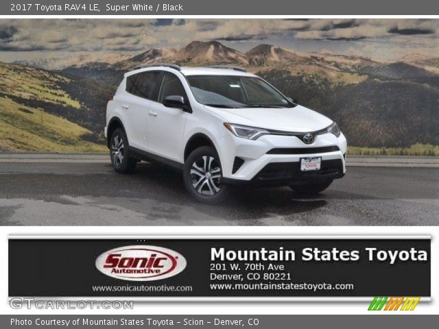 2017 Toyota RAV4 LE in Super White