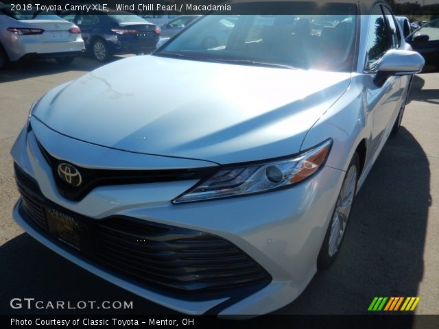 2018 Toyota Camry XLE in Wind Chill Pearl
