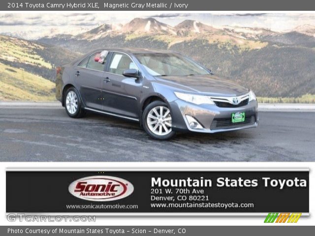 2014 Toyota Camry Hybrid XLE in Magnetic Gray Metallic