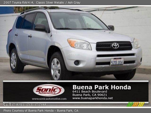 2007 Toyota RAV4 I4 in Classic Silver Metallic