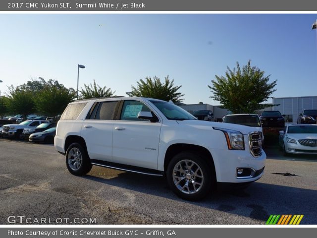 2017 GMC Yukon SLT in Summit White
