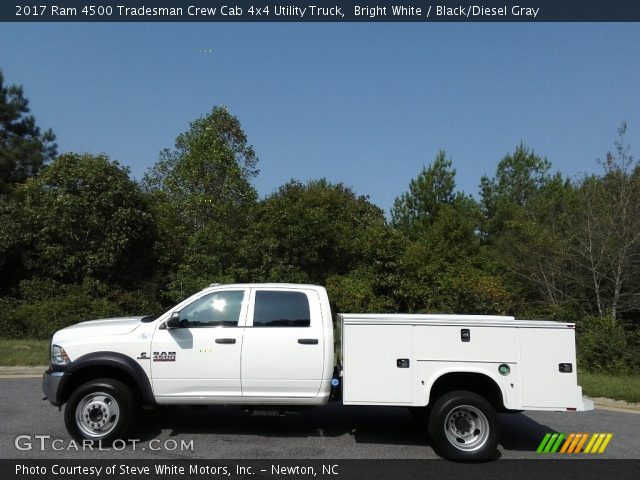 2017 Ram 4500 Tradesman Crew Cab 4x4 Utility Truck in Bright White