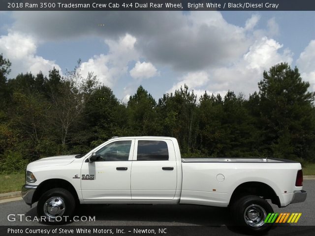 2018 Ram 3500 Tradesman Crew Cab 4x4 Dual Rear Wheel in Bright White