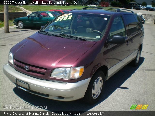 2000 Toyota Sienna XLE in Napa Burgundy Pearl
