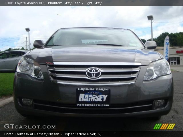 2006 Toyota Avalon XLS in Phantom Gray Pearl