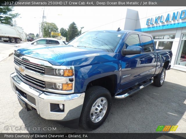 2017 Chevrolet Silverado 2500HD LT Crew Cab 4x4 in Deep Ocean Blue Metallic