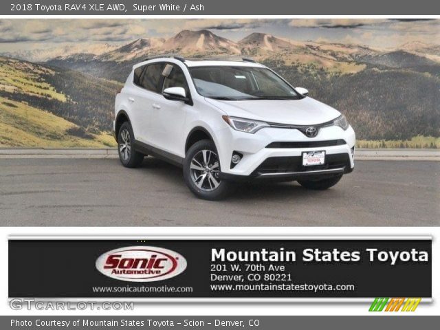 2018 Toyota RAV4 XLE AWD in Super White