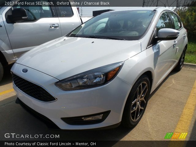 2017 Ford Focus SEL Hatch in Oxford White