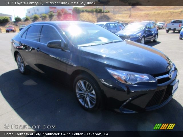 2017 Toyota Camry SE in Midnight Black Metallic