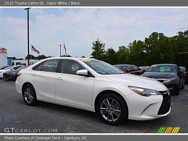 2015 Toyota Camry SE in Super White