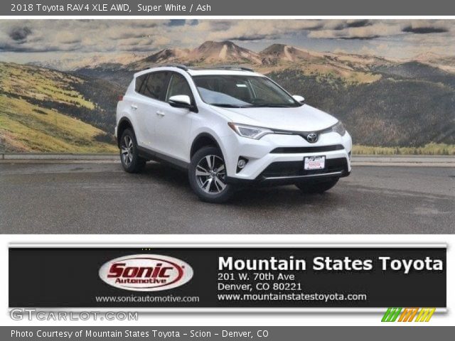 2018 Toyota RAV4 XLE AWD in Super White