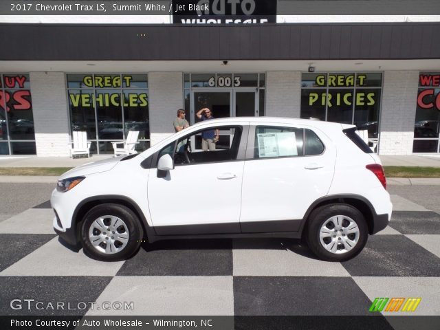 2017 Chevrolet Trax LS in Summit White