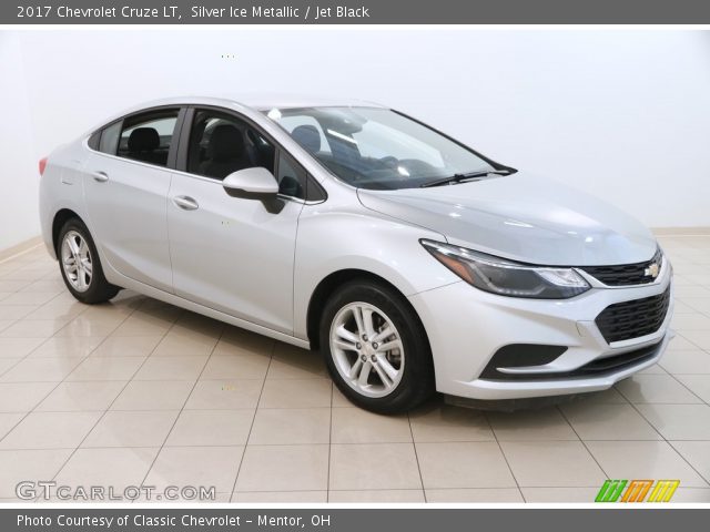 2017 Chevrolet Cruze LT in Silver Ice Metallic