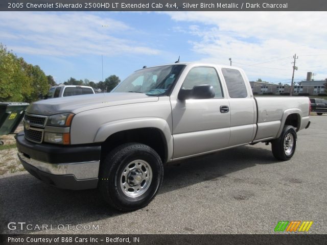 2005 Chevrolet Silverado 2500HD LT Extended Cab 4x4 in Silver Birch Metallic