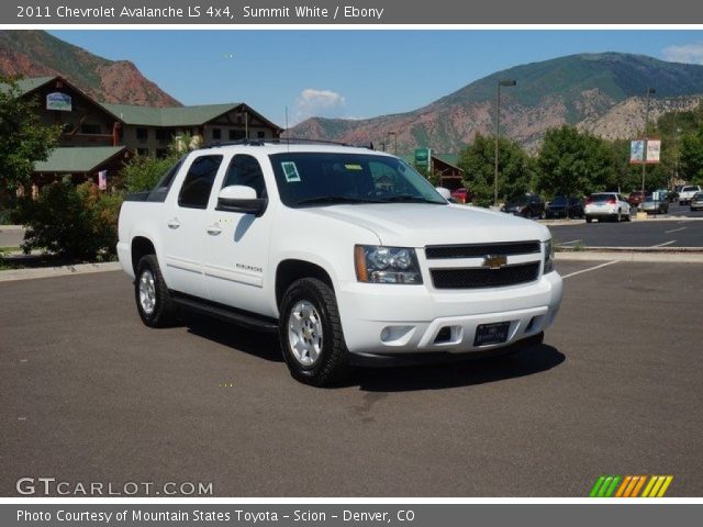 2011 Chevrolet Avalanche LS 4x4 in Summit White