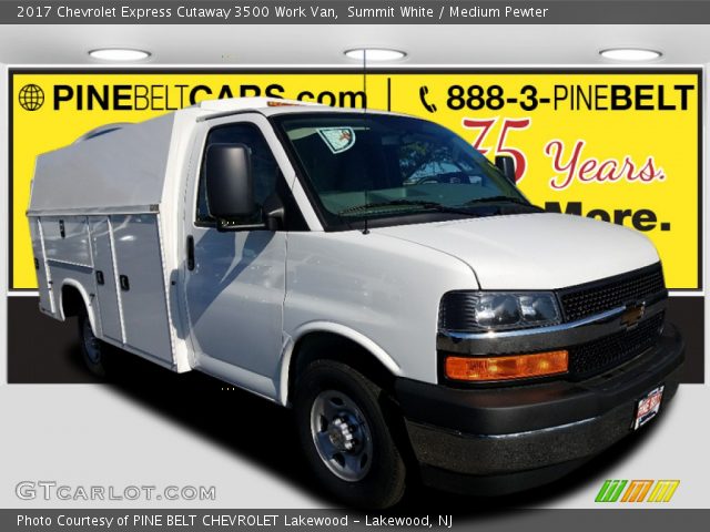 2017 Chevrolet Express Cutaway 3500 Work Van in Summit White