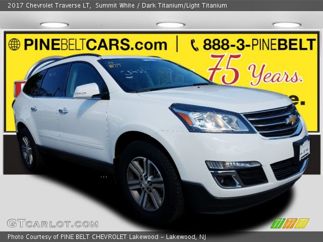 2017 Chevrolet Traverse LT in Summit White
