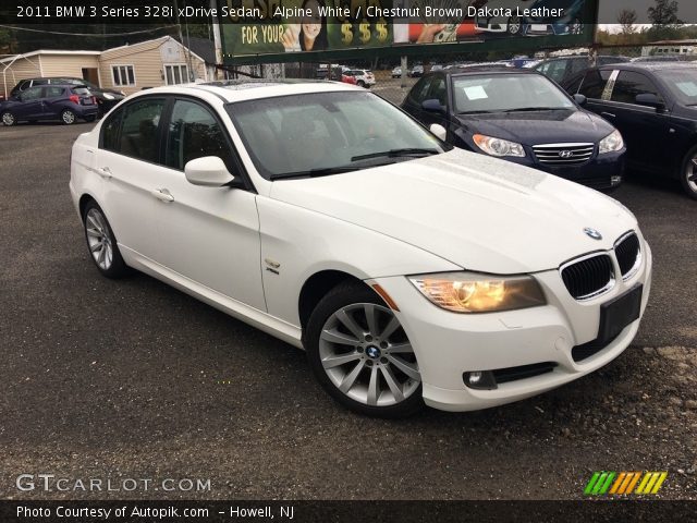 2011 BMW 3 Series 328i xDrive Sedan in Alpine White