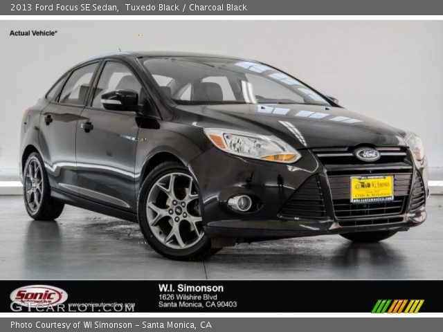 2013 Ford Focus SE Sedan in Tuxedo Black