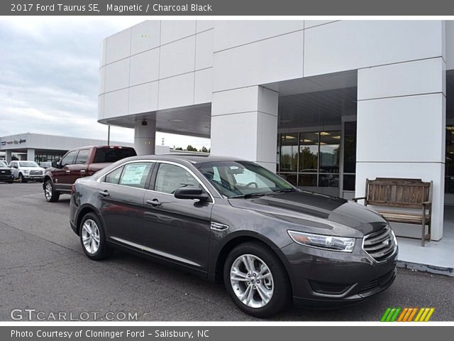 2017 Ford Taurus SE in Magnetic