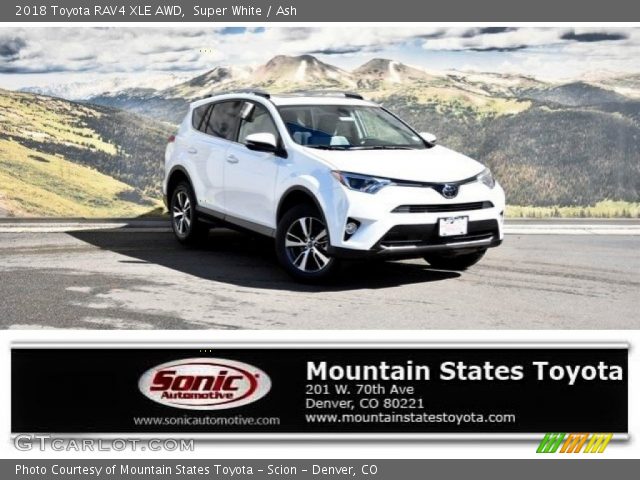 2018 Toyota RAV4 XLE AWD in Super White