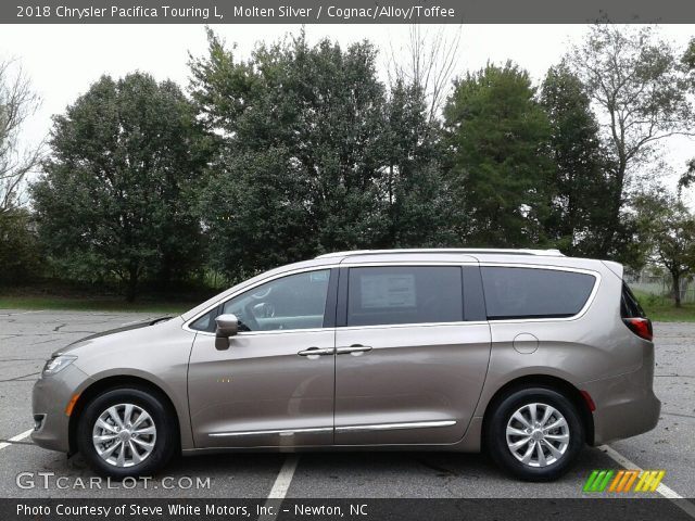 2018 Chrysler Pacifica Touring L in Molten Silver