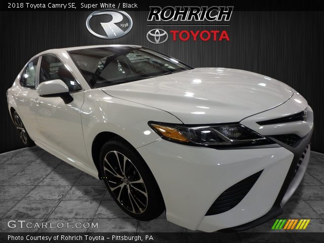2018 Toyota Camry SE in Super White