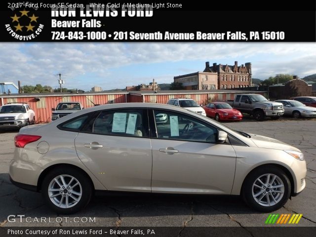 2017 Ford Focus SE Sedan in White Gold