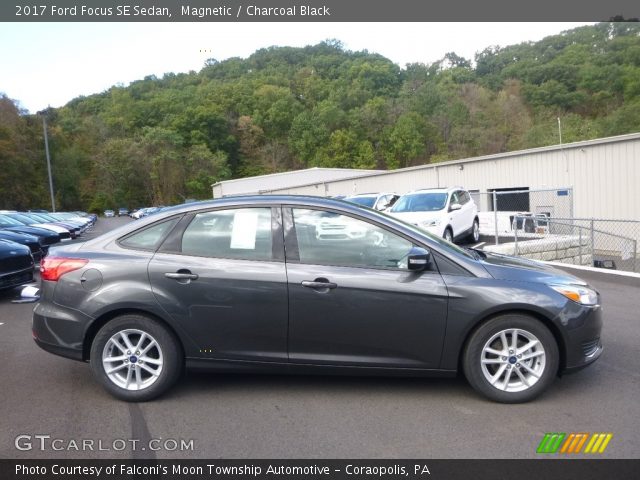 2017 Ford Focus SE Sedan in Magnetic