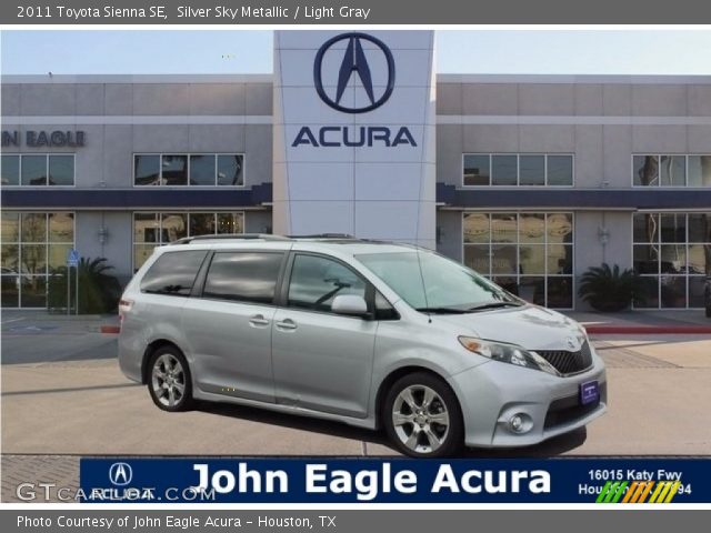 2011 Toyota Sienna SE in Silver Sky Metallic