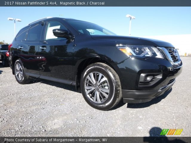 2017 Nissan Pathfinder S 4x4 in Magnetic Black
