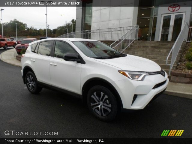 2017 Toyota RAV4 LE in Super White