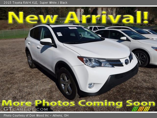2015 Toyota RAV4 XLE in Super White