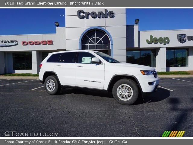 2018 Jeep Grand Cherokee Laredo in Bright White