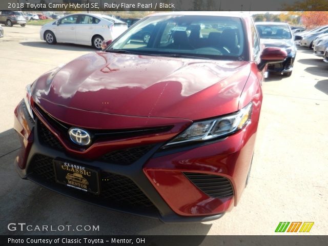 2018 Toyota Camry Hybrid SE in Ruby Flare Pearl