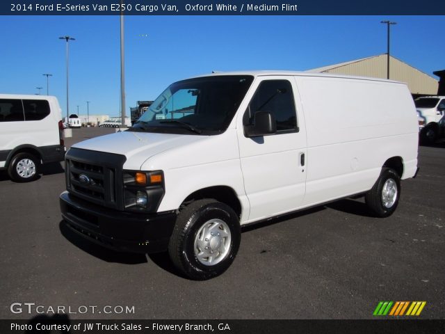 2014 Ford E-Series Van E250 Cargo Van in Oxford White