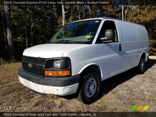 2008 Chevrolet Express 2500 Cargo Van in Summit White