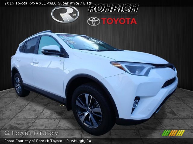 2016 Toyota RAV4 XLE AWD in Super White