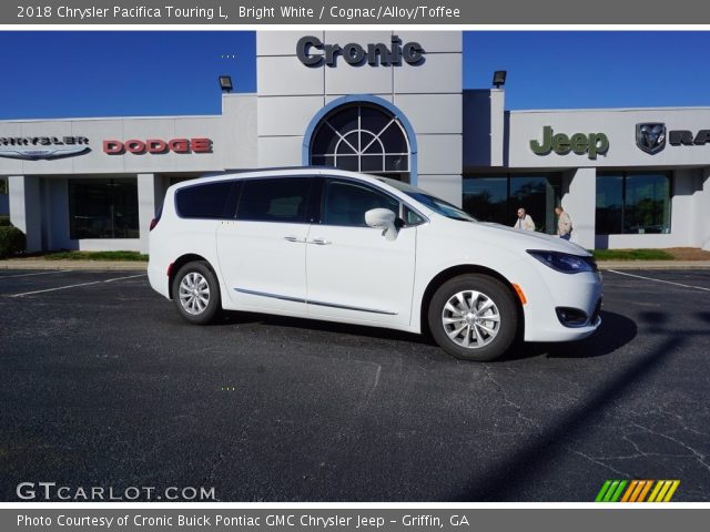 2018 Chrysler Pacifica Touring L in Bright White