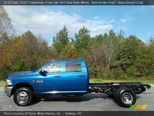 2018 Ram 3500 Tradesman Crew Cab 4x4 Dual Rear Wheel in Blue Streak Pearl