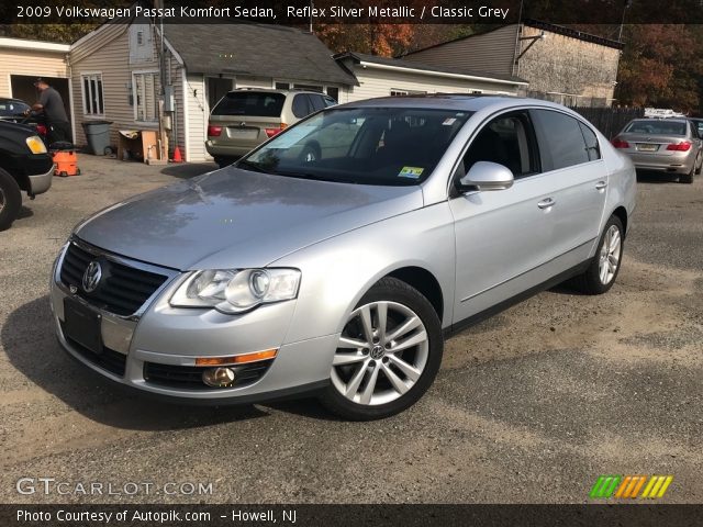 2009 Volkswagen Passat Komfort Sedan in Reflex Silver Metallic