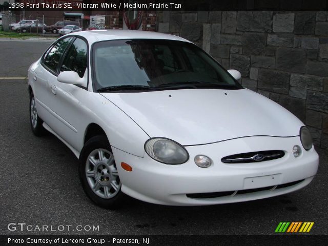 1998 Ford Taurus SE in Vibrant White