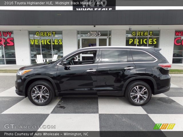 2016 Toyota Highlander XLE in Midnight Black Metallic