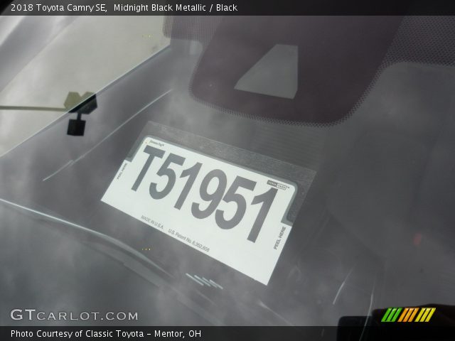 2018 Toyota Camry SE in Midnight Black Metallic