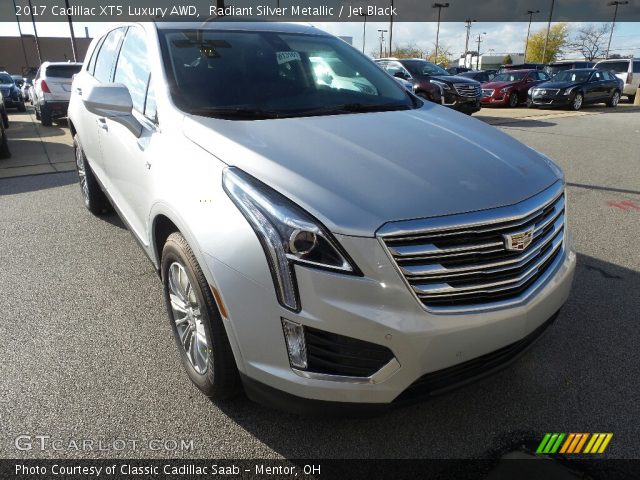 2017 Cadillac XT5 Luxury AWD in Radiant Silver Metallic