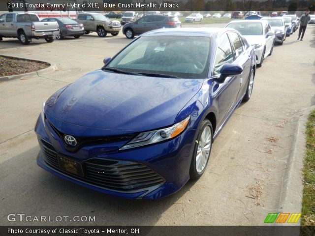 2018 Toyota Camry Hybrid XLE in Blue Crush Metallic