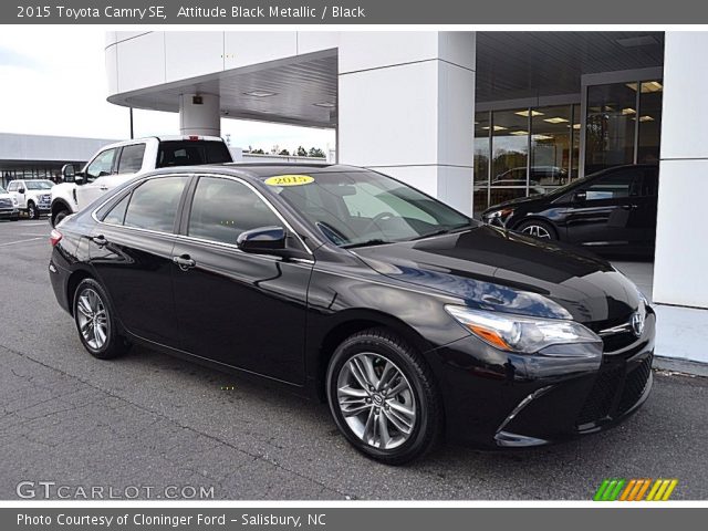2015 Toyota Camry SE in Attitude Black Metallic