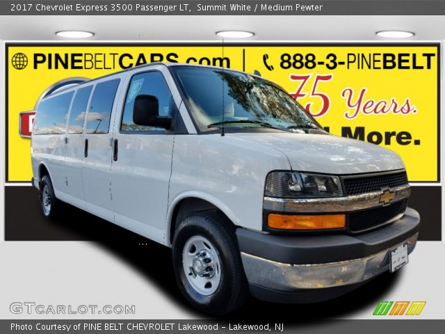 2017 Chevrolet Express 3500 Passenger LT in Summit White