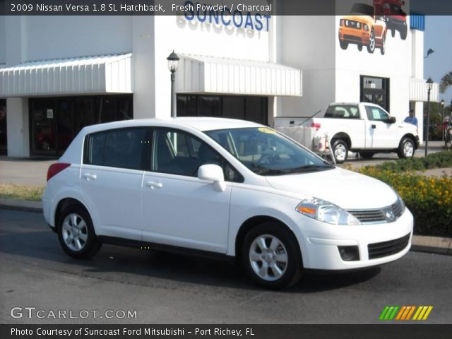 2009 Nissan Versa 1.8 SL Hatchback in Fresh Powder